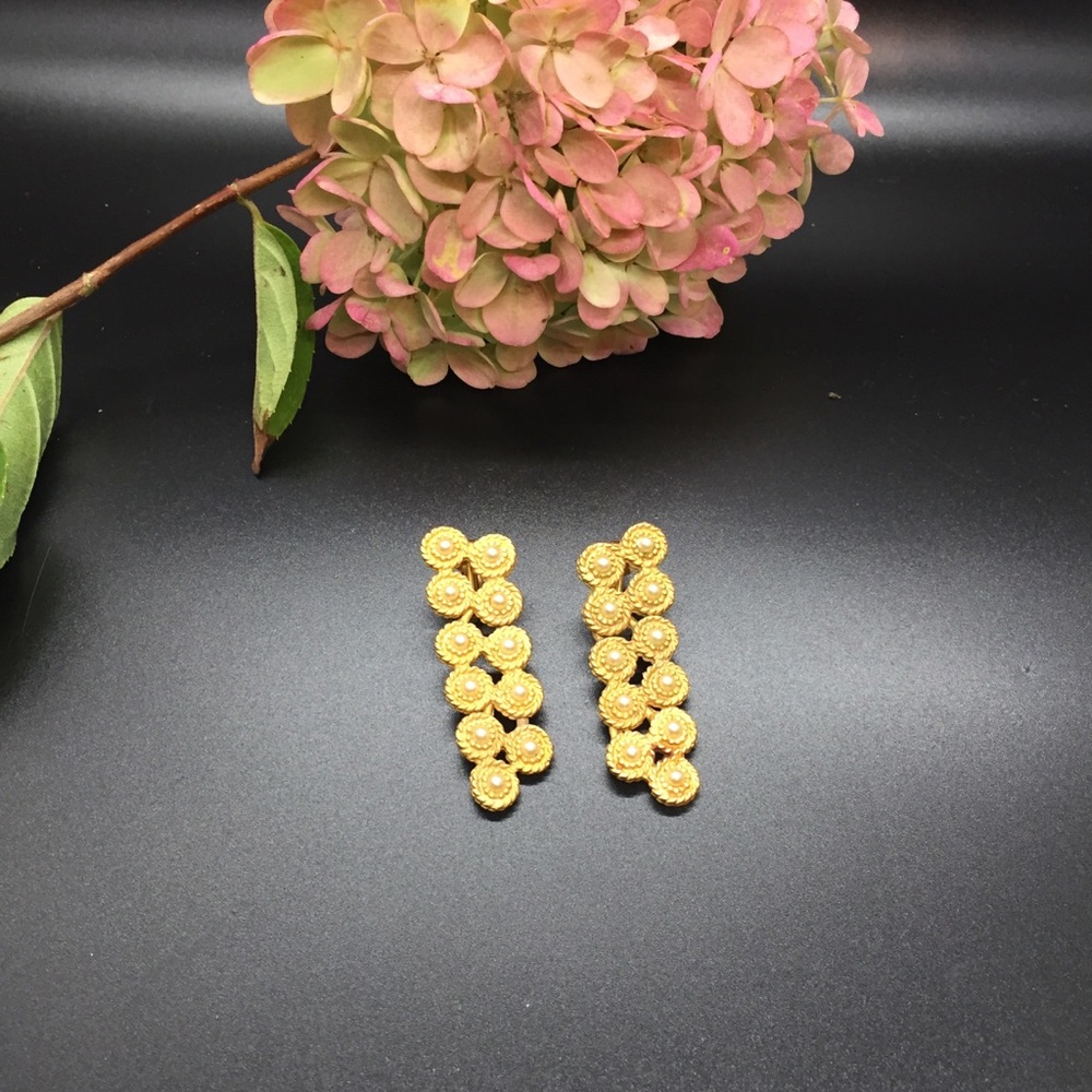 Vintage Gold tone Clip Earrings